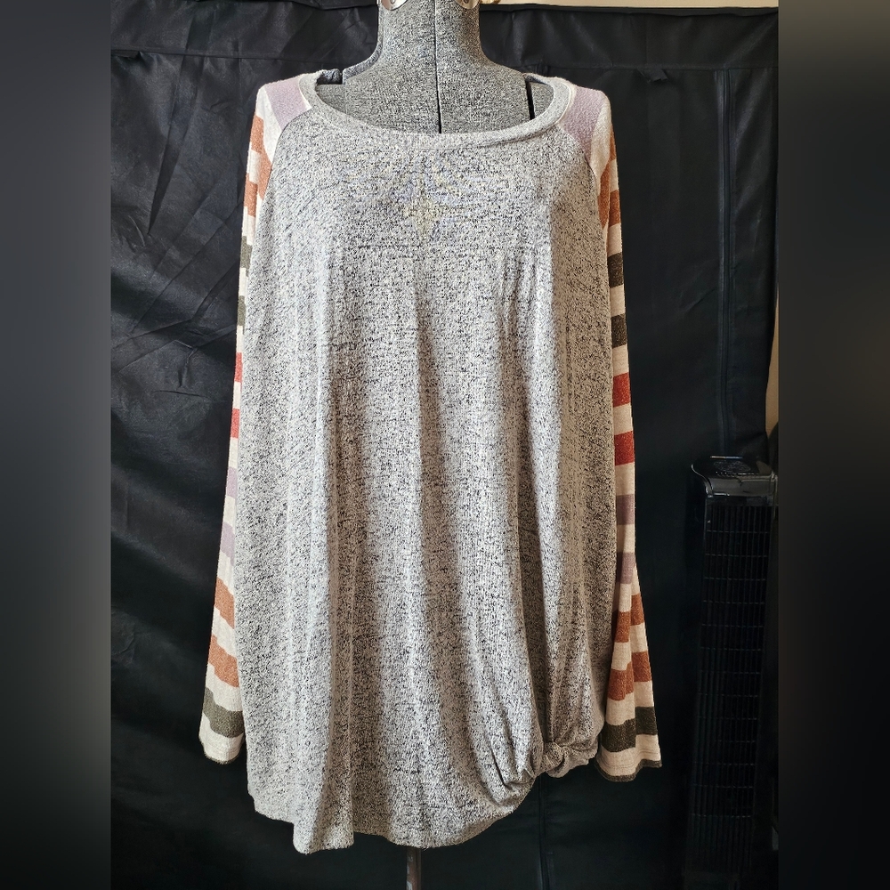 Maurices Heathered Gray Tunic with Striped Sleeves